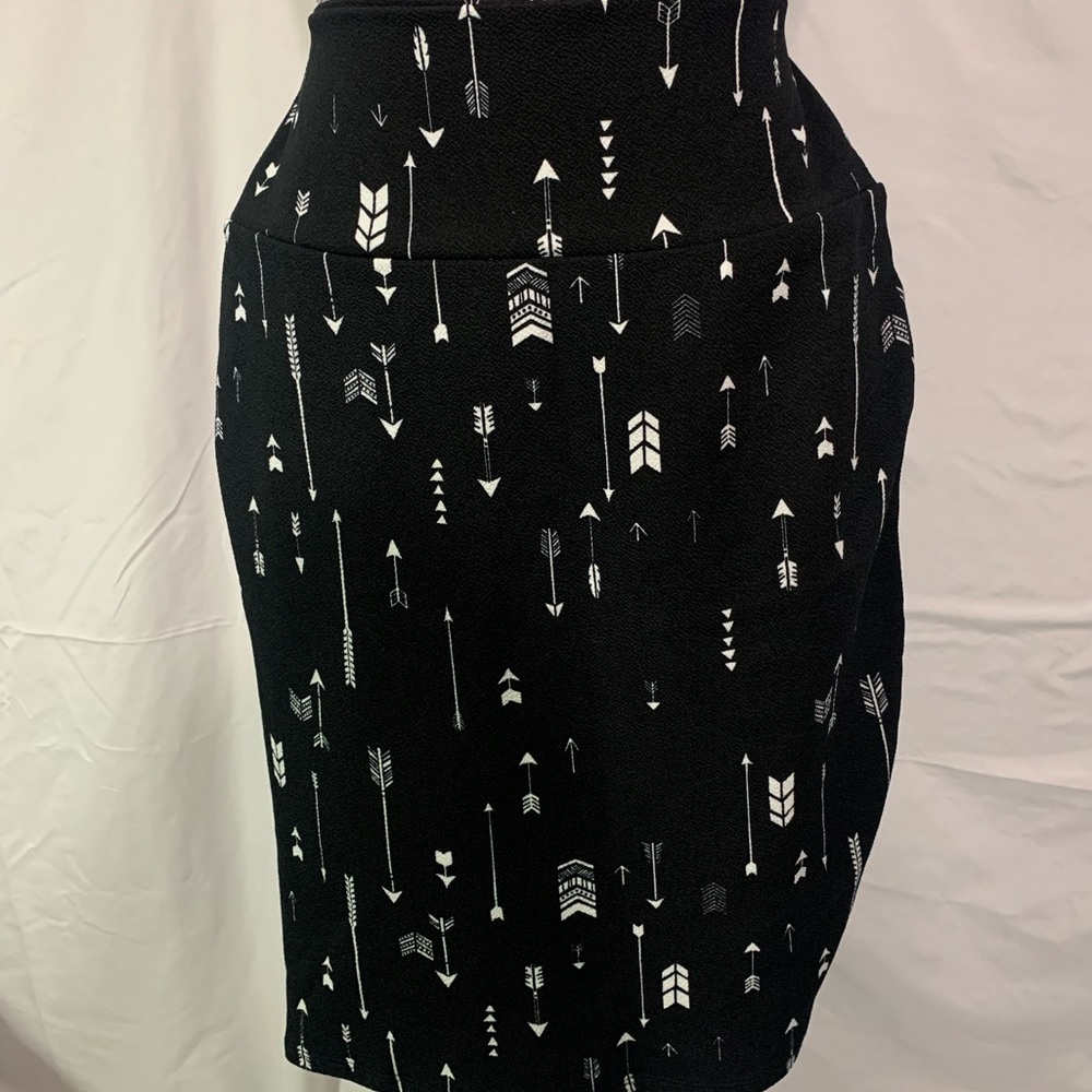 LuLaRoe Cassie Skirt black and white!